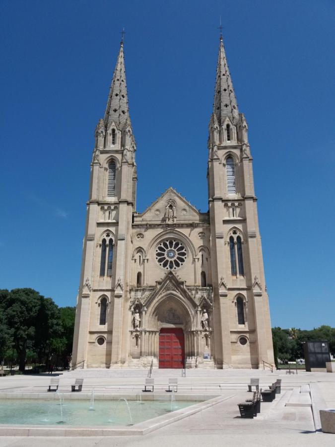 Le Sully Nîmes Exterior photo